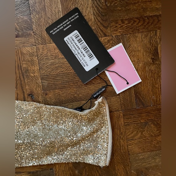 NWT Gold sequin plunge halter top - Picture 5 of 5